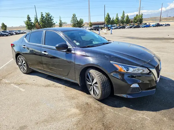 1N4BL4DV0NN336261 — 2022 Nissan Altima, фото 4 с аукциона Copart, Передняя часть