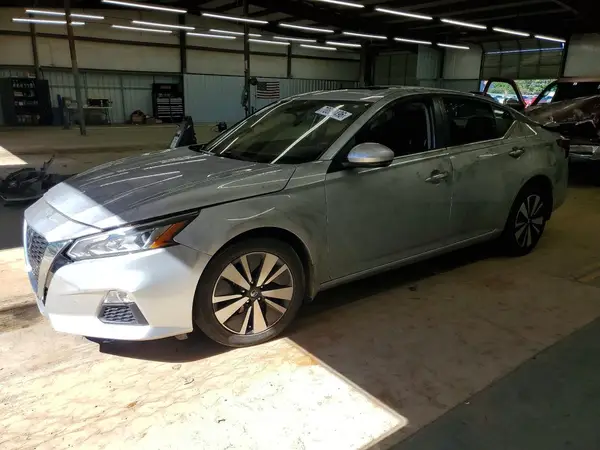1N4BL4DW1NN305612 — 2022 Nissan Altima, Вандализм (Vandalism), фото до ремонта