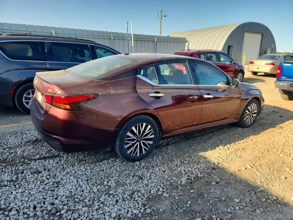 1N4BL4DV9PN373537 — 2023 Nissan Altima, фото 3 с аукциона Copart 05.10.2026, Град