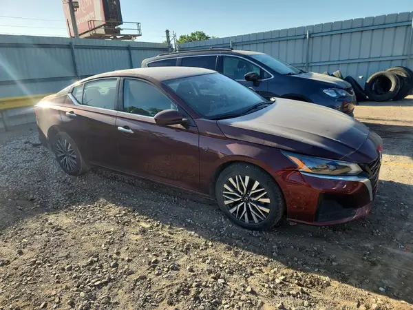 1N4BL4DV9PN373537 — 2023 Nissan Altima, фото 4 с аукциона Copart 05.10.2026, Град