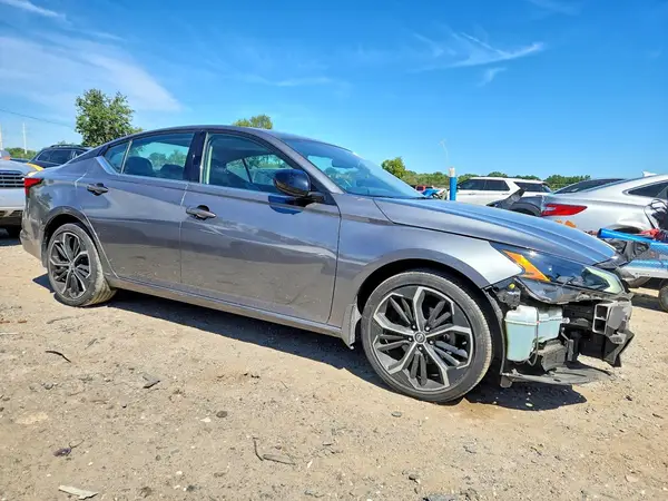 1N4BL4CW4PN302529 — 2023 Nissan Altima, фото 4 с аукциона Copart, Передняя часть