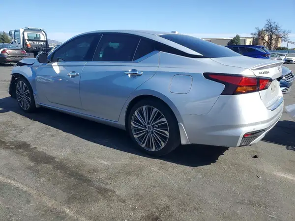 1N4BL4EV8PN381238 — 2023 Nissan Altima, фото 2 с аукциона Copart, Передняя часть
