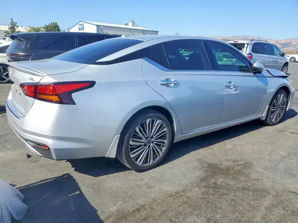 1N4BL4EV8PN381238 — 2023 Nissan Altima, фото 3 с аукциона Copart, Передняя часть