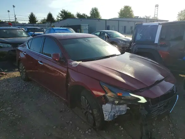 1N4BL4DV1PN324932 — 2023 Nissan Altima, фото 4 с аукциона Copart, Передняя часть