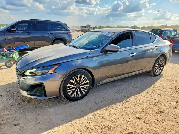 1N4BL4DV9PN375966 — 2023 Nissan Altima, Град (Hail), фото до ремонта