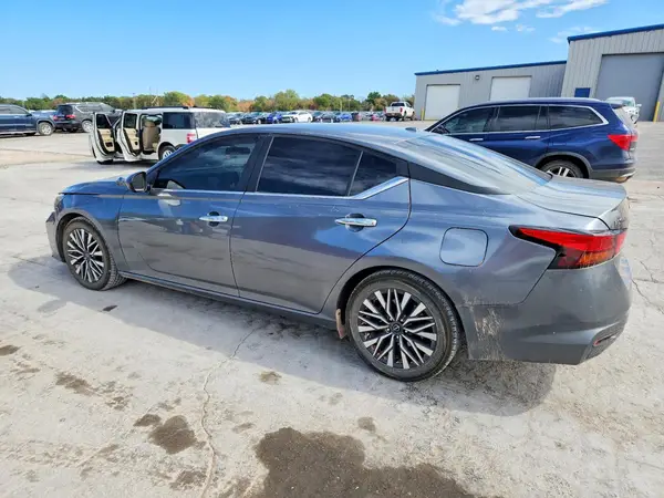 1N4BL4DV0PN334495 — 2023 Nissan Altima, фото 2 с аукциона Copart 08.10.2026, Передняя часть