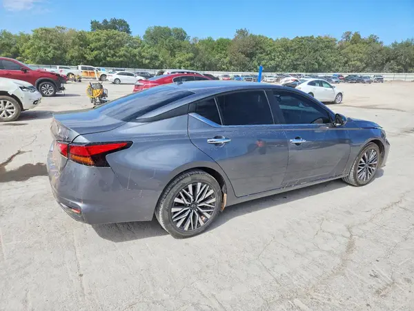1N4BL4DV0PN334495 — 2023 Nissan Altima, фото 3 с аукциона Copart 08.10.2026, Передняя часть