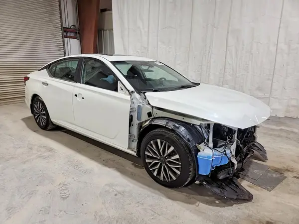 1N4BL4DV3PN424451 — 2023 Nissan Altima, фото 4 с аукциона Copart 05.10.2026, Боковая часть