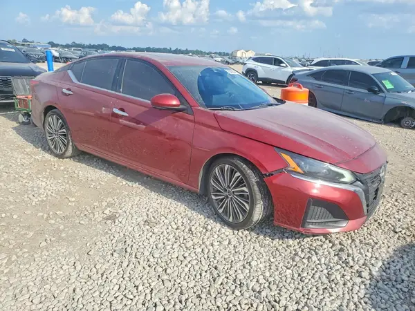 1N4BL4EVXPN370029 — 2023 Nissan Altima, фото 4 с аукциона Copart, Передняя часть