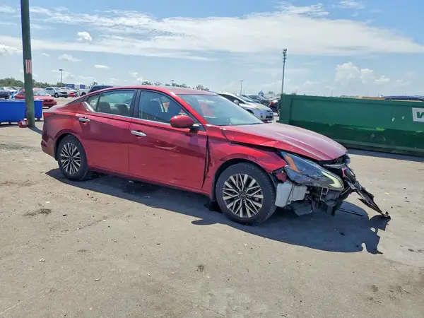 1N4BL4DV8RN402576 — 2024 Nissan Altima, фото 4 с аукциона Copart 14.10.2026, Передняя часть