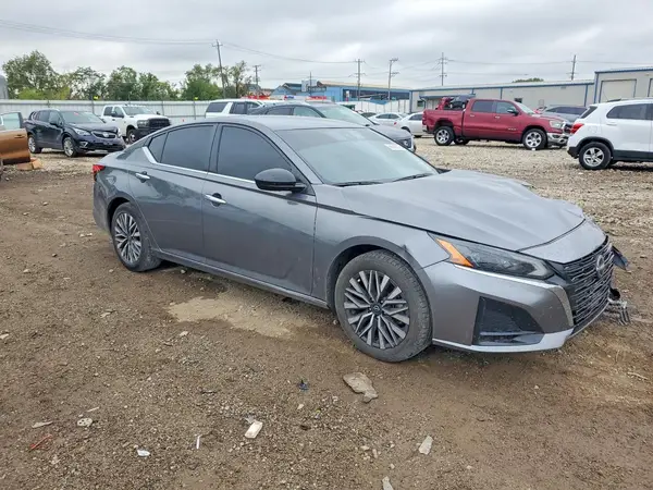 1N4BL4DV2RN313036 — 2024 Nissan Altima, фото 4 с аукциона Copart, Передняя часть