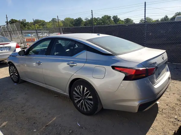 1N4BL4DV9RN429401 — 2024 Nissan Altima, фото 2 с аукциона Copart, Передняя часть