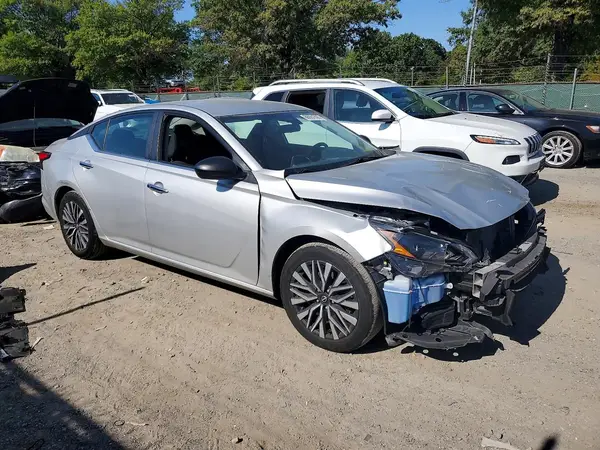 1N4BL4DV9RN429401 — 2024 Nissan Altima, фото 4 с аукциона Copart, Передняя часть
