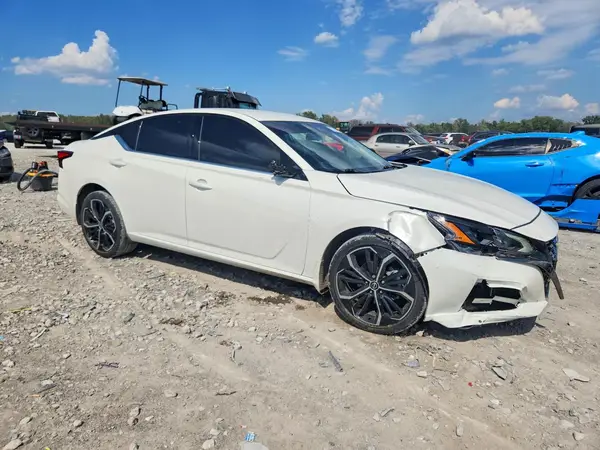 1N4BL4CW9RN312590 — 2024 Nissan Altima, фото 4 с аукциона Copart, Передняя часть