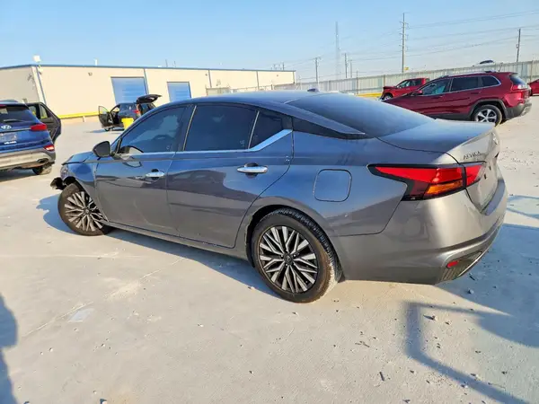 1N4BL4DV9RN356272 — 2024 Nissan Altima, фото 2 с аукциона Copart, Передняя часть
