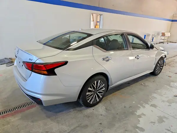 1N4BL4DV1RN304229 — 2024 Nissan Altima, фото 3 с аукциона Copart, Передняя часть
