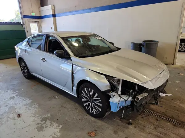 1N4BL4DV1RN304229 — 2024 Nissan Altima, фото 4 с аукциона Copart, Передняя часть