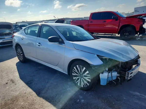 1N4BL4DV4RN326645 — 2024 Nissan Altima, фото 4 с аукциона Copart, Передняя часть
