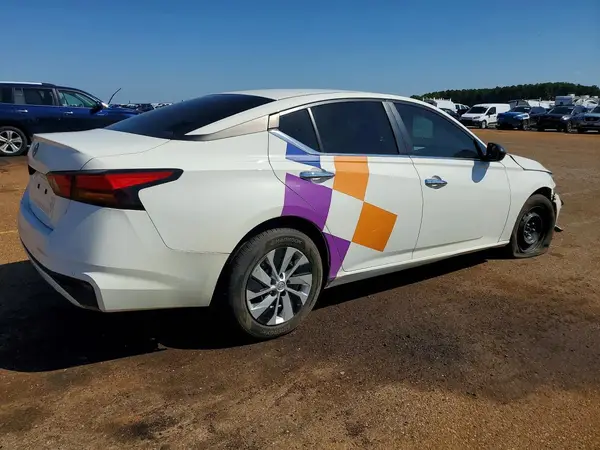 1N4BL4BV0RN388031 — 2024 Nissan Altima, фото 3 с аукциона Copart, Передняя часть