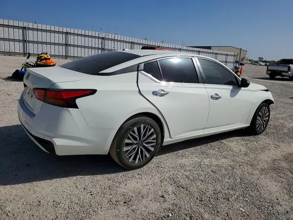 1N4BL4DV3SN331731 — 2025 Nissan Altima, фото 3 с аукциона Copart, Передняя часть