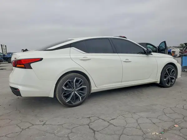 1N4BL4CV5SN339556 — 2025 Nissan Altima, фото 3 с аукциона Copart, Передняя часть