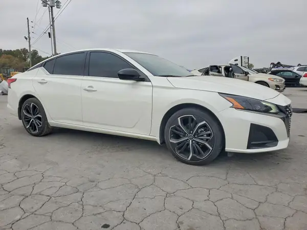1N4BL4CV5SN339556 — 2025 Nissan Altima, фото 4 с аукциона Copart, Передняя часть