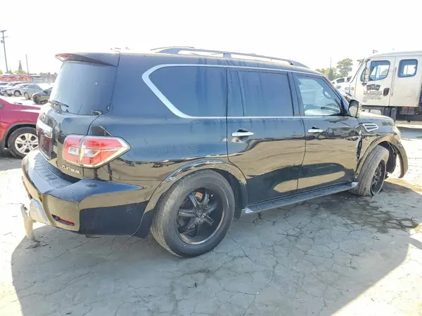JN8AY2NE4H9702542 — 2017 Nissan Armada, фото 3 с аукциона Copart, Передняя часть