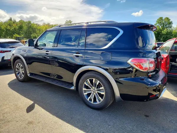 JN8AY2NC7JX501685 — 2018 Nissan Armada, фото 2 с аукциона Copart 01.10.2026, Мелкие вмятины и царапины