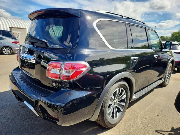 JN8AY2NC7JX501685 — 2018 Nissan Armada, фото 3 с аукциона Copart 01.10.2026, Мелкие вмятины и царапины