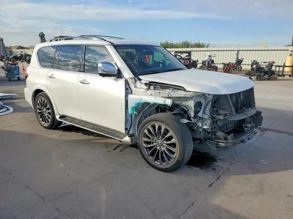 JN8AY2DB9R9850579 — 2024 Nissan Armada, фото 4 с аукциона Copart, Передняя часть