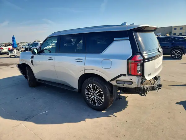 JN8AY3BE2S9401012 — 2025 Nissan Armada, фото 2 с аукциона Copart, Передняя часть