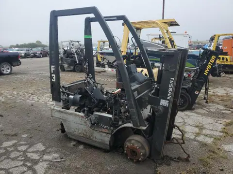 CP1F29P7393 — 2011 Nissan Forklift, Естественный износ (Normal Wear), фото до ремонта