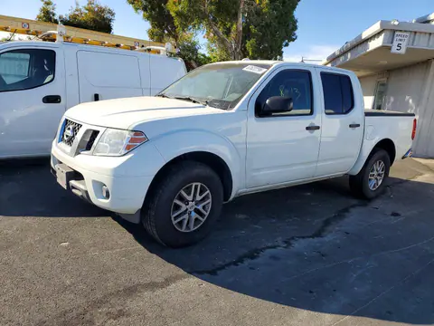 1N6AD0ER8FN768396 — 2015 Nissan Frontier, Передняя часть (Front End), фото до ремонта