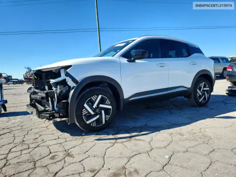 3N8AP6CE8TL315974 — 2026 Nissan Kicks, Передняя часть, фото до ремонта