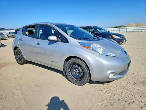 2015 Nissan Leaf VIN 1N4AZ0CP9FC300734 фото 4