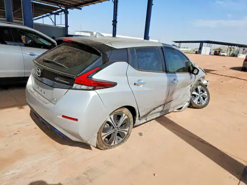 1N4AZ1CP2LC305565 — 2020 Nissan Leaf, фото 3 с аукциона Copart 29.09.2026, Боковая часть