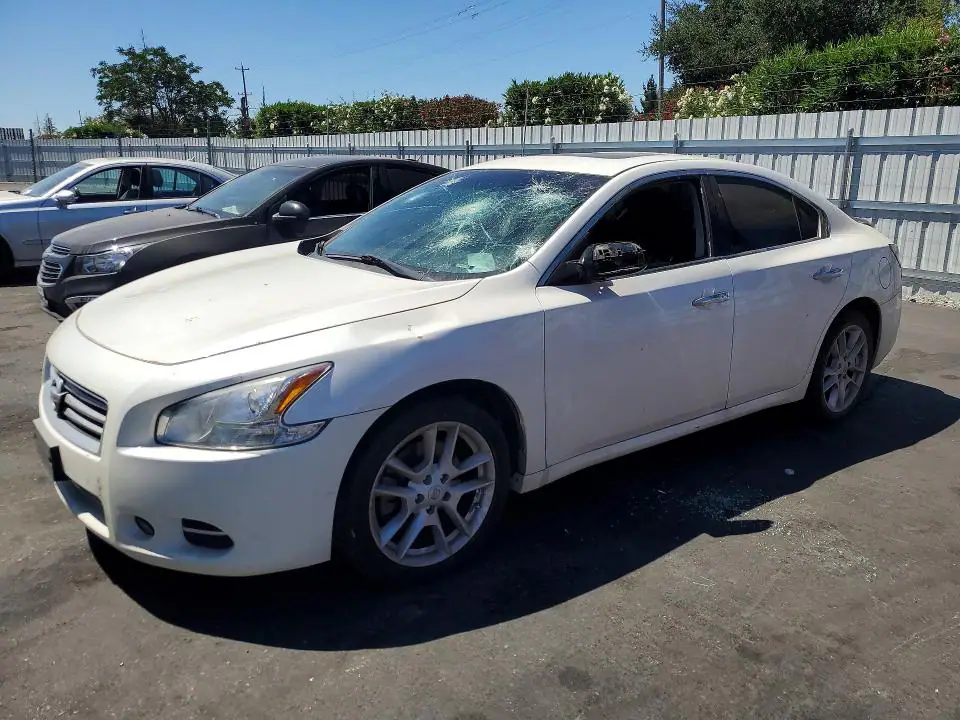 1N4AA5AP6EC438995 Nissan Maxima 2014 — повреждение Вандализм, фото до ремонта