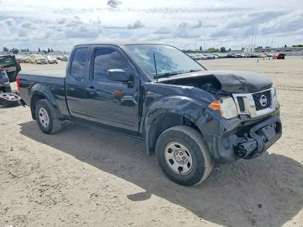 1N6BD0CT0HN736502 — 2017 Nissan Navara (Frontier), фото 4 с аукциона Copart 29.09.2026, Передняя часть