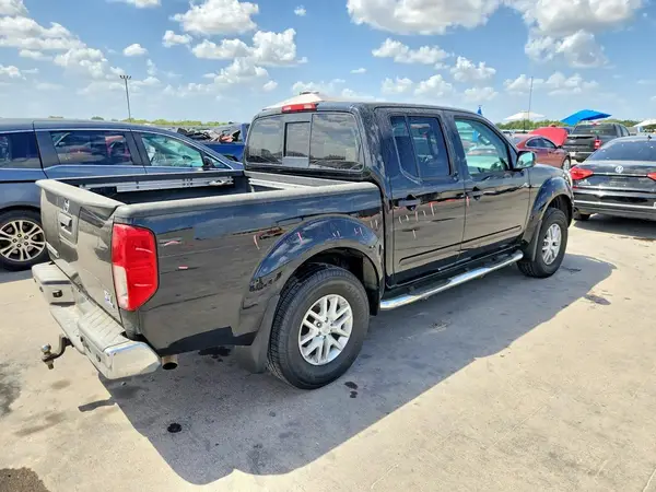 1N6DD0ER8HN754935 — 2017 Nissan Navara (Frontier), фото 3 с аукциона Copart, Передняя часть