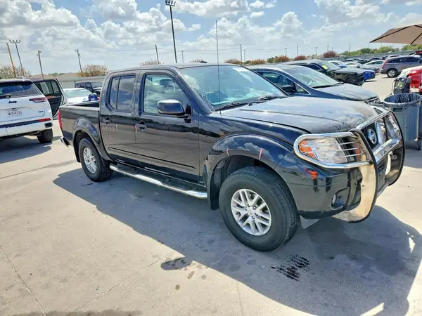 1N6DD0ER8HN754935 — 2017 Nissan Navara (Frontier), фото 4 с аукциона Copart, Передняя часть