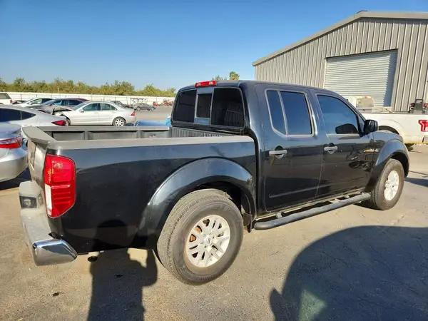 1N6AD0ER8HN703535 — 2017 Nissan Navara (Frontier), фото 3 с аукциона Copart, Вандализм