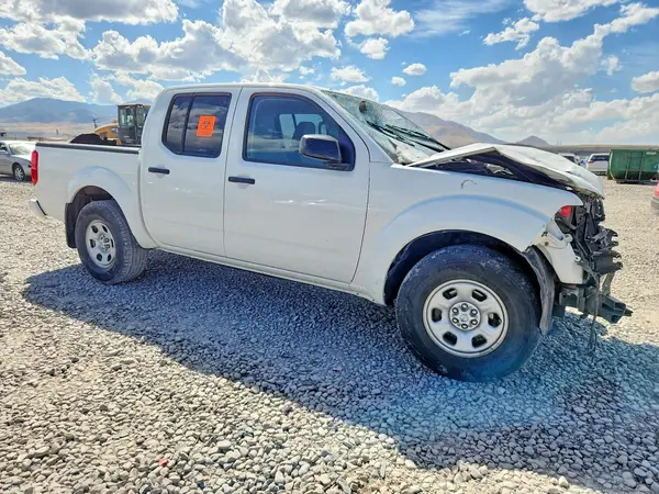 1N6DD0ER0JN759102 — 2018 Nissan Navara (Frontier), фото 4 с аукциона Copart, Передняя часть