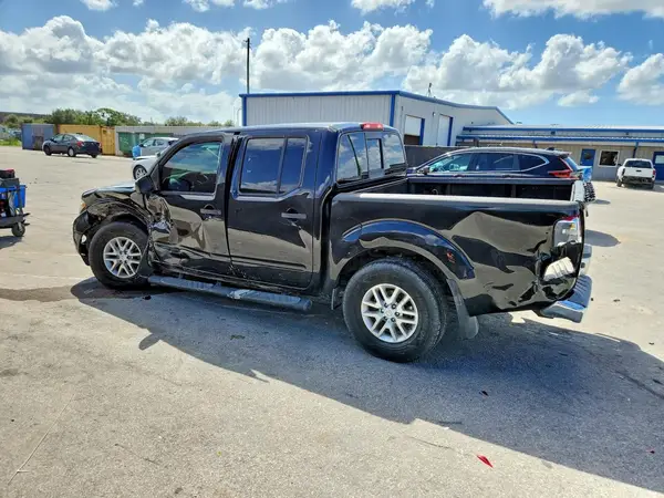 1N6DD0ER1KN729897 — 2019 Nissan Navara (Frontier), фото 2 с аукциона Copart, Боковая часть