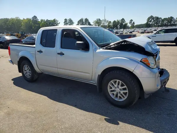 1N6AD0EV0KN798404 — 2019 Nissan Navara (Frontier), фото 4 с аукциона Copart, Передняя часть