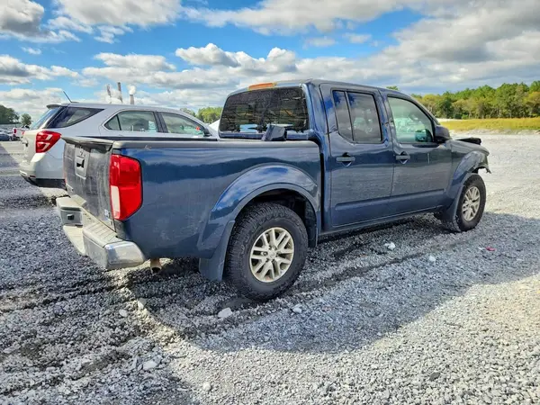 1N6DD0ER5KN786104 — 2019 Nissan Navara (Frontier), фото 3 с аукциона Copart, Передняя часть