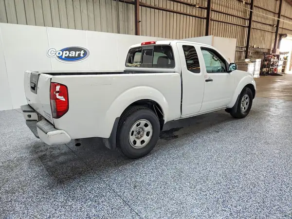 1N6ED0CE9MN715043 — 2021 Nissan Navara (Frontier), фото 3 с аукциона Copart 05.10.2026, Мелкие вмятины и царапины