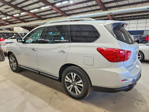 2017 Nissan Pathfinder VIN 5N1DR2MM1HC670100 фото 2