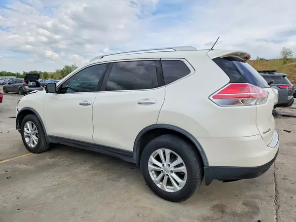 JN8AT2MV9GW147913 — 2016 Nissan Rogue, фото 2 с аукциона Copart, Передняя часть