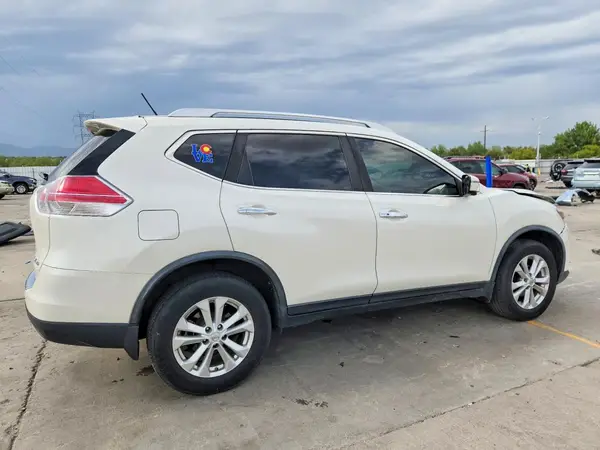 JN8AT2MV9GW147913 — 2016 Nissan Rogue, фото 3 с аукциона Copart, Передняя часть