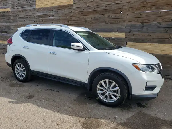 KNMAT2MV8HP587290 — 2017 Nissan Rogue, фото 4 с аукциона Copart 01.10.2026, Механические повреждения